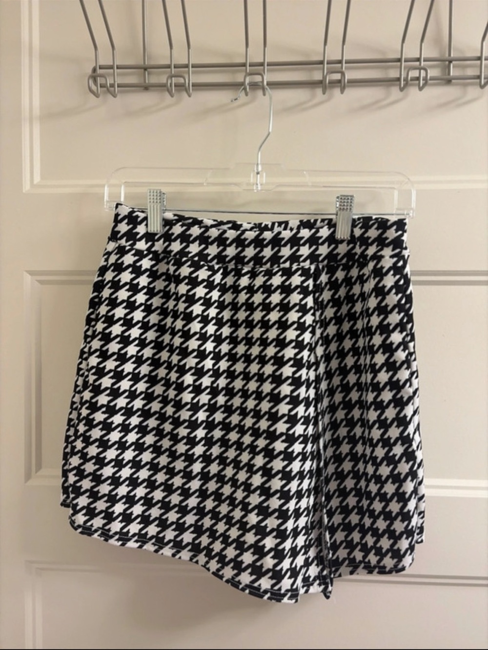 Boohoo Black and White Houndstooth Skater Skirt